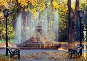 Havuzul din Parcul central Chișinău