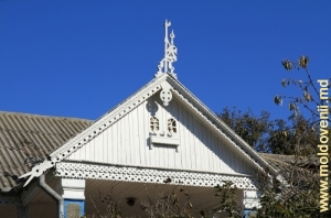 Creasta acoperişului casei din Sadova, Călăraşi