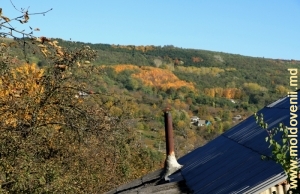 Вид на окраину села Вэлчинец, Кэлэраш