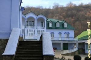 Двор монастыря Жапка