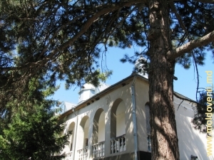 Служебное здание монастыря Добруша