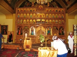 Алтарь церкви в монастыре Добруша, Шолдэнешть