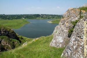 Rezervorul Costești, brațul rîului Ciuhur în preajma satului Varatic