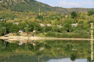 Вид на Днестр и нижнюю часть села Рашков