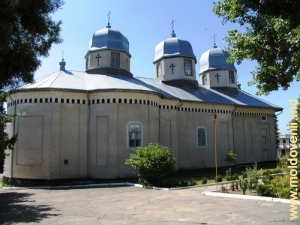 Clădirea bisericii centrale a Mănăstirii Dobruşa